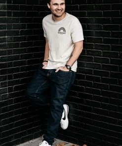 Hope Outfitters WOMEN'S Rainbow Redeemed Tee